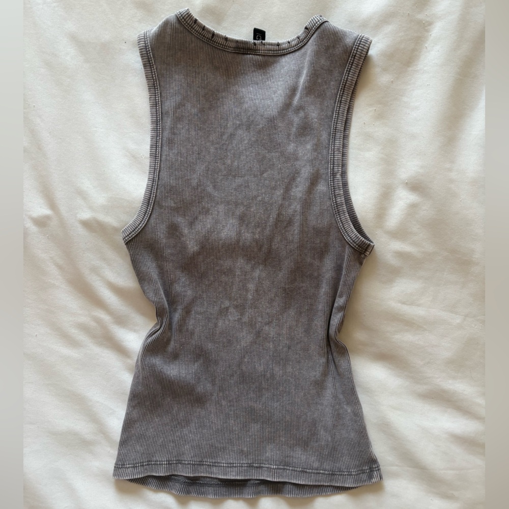 H&M Gray Ribbed Tank Top - Picture 2 of 2